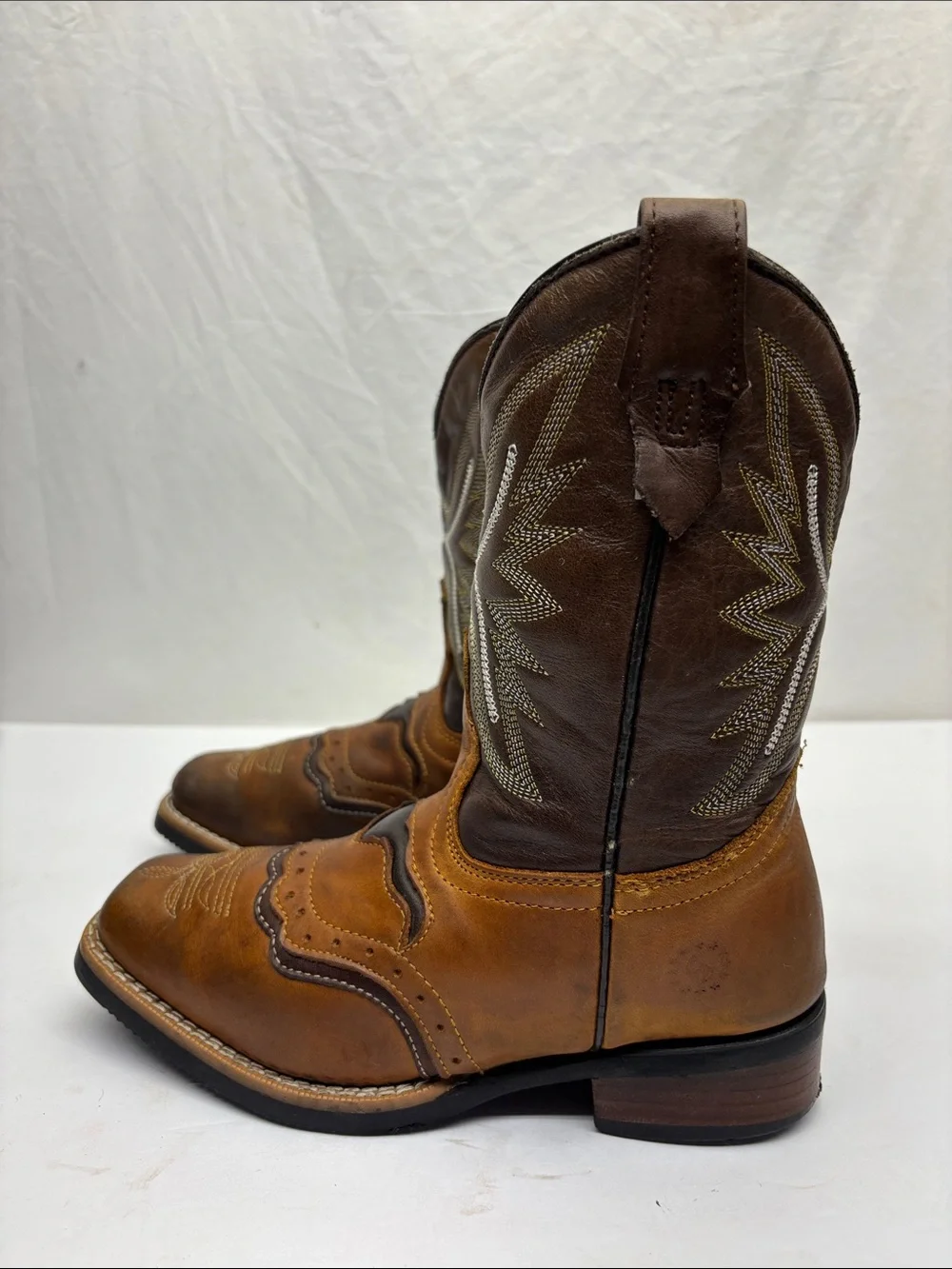 Caballo Dorado Western boots SZ 13 for little boy